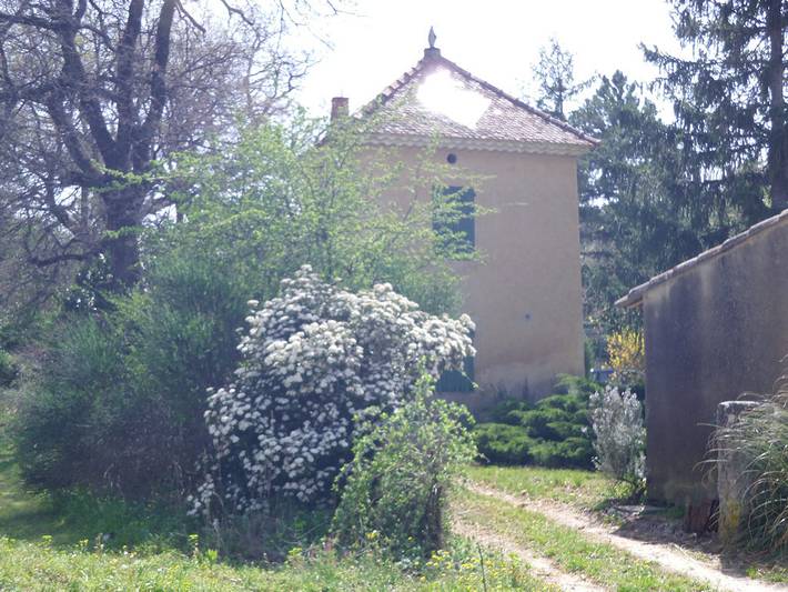 Gîte pour 2 personnes, avec jardin à Malemort-du-Comtat