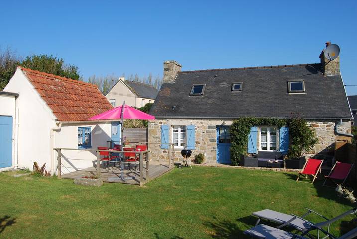 Maison de Pêcheur in Plougrescant, Côte de Granit Rose