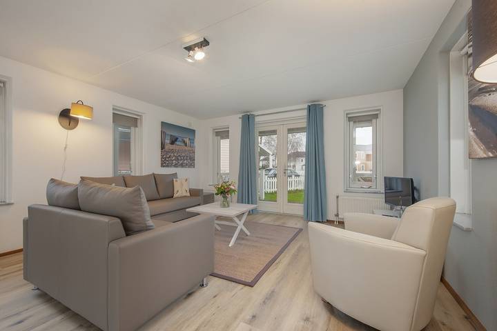 Bungalow voor 6 personen, with Balkon/Terras and Terras as well as Tuin in Hellevoetsluis