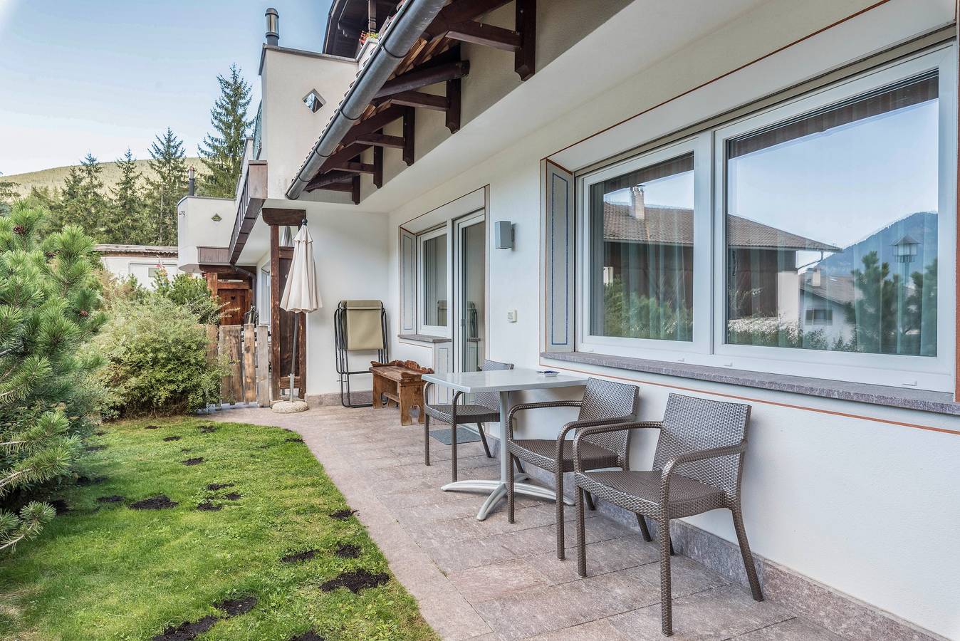 Appartement entier, Appartement "Prapoz Typ B1" avec vue sur les montagnes, jardin partagé et Wi-Fi. in St. Ulrich in Gröden, Dolomiti Superski