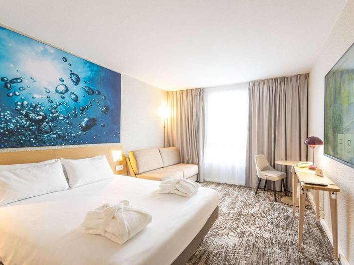 Hôtel pour 4 personnes, avec vue ainsi que piscine et jardin à Voreppe - 2