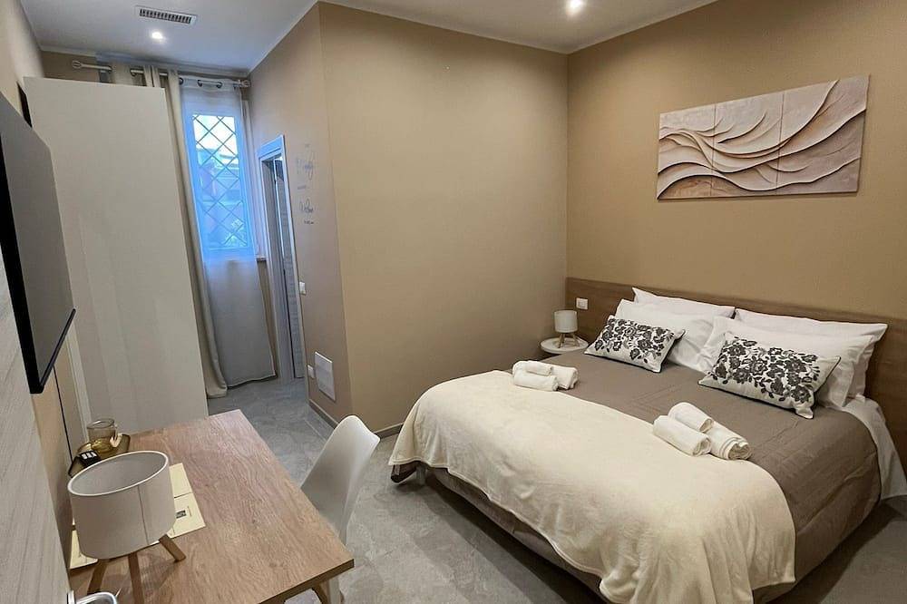 Apartamento entero, New Apartment In Ciampino -3 Rooms With Private Bathroom, Kitchen And Small Terrace in Ciampino, Castelli Romani