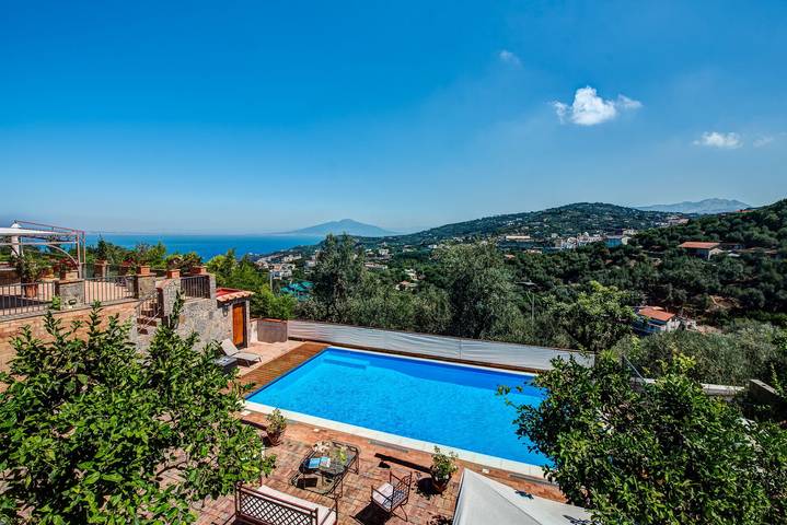 Casa vacanza per 14 persone, con terrazza e giardino in Marciano