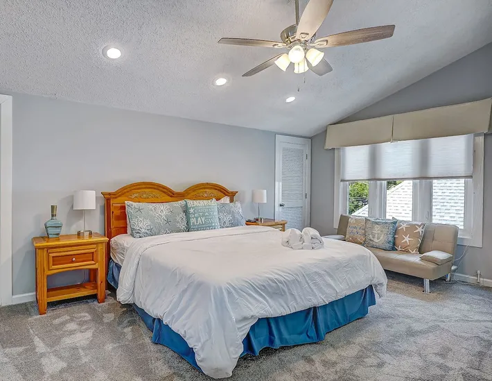 Vacation house for 8 people, with balcony and pool as well as yard - 1