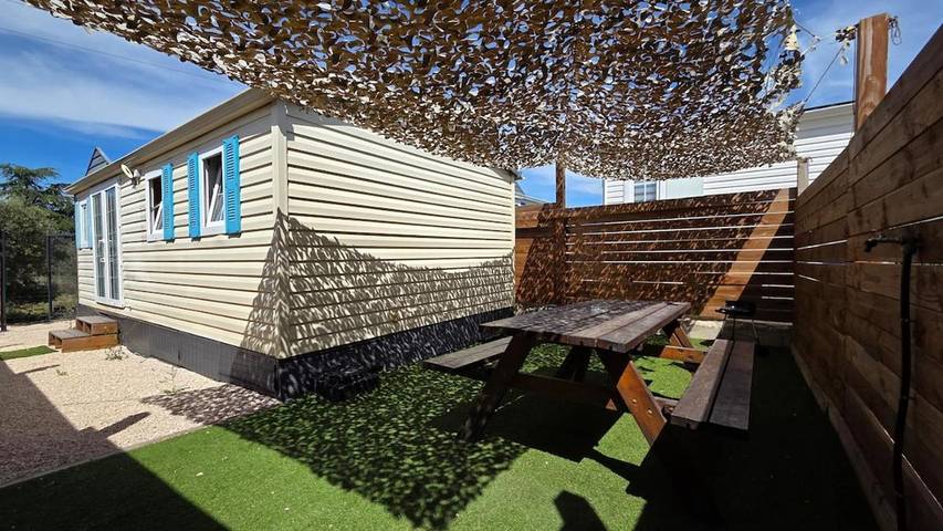 Location de vacances pour 4 personnes, avec Balcon ainsi que Terrasse et Jardin à Châteauneuf-les-Martigues