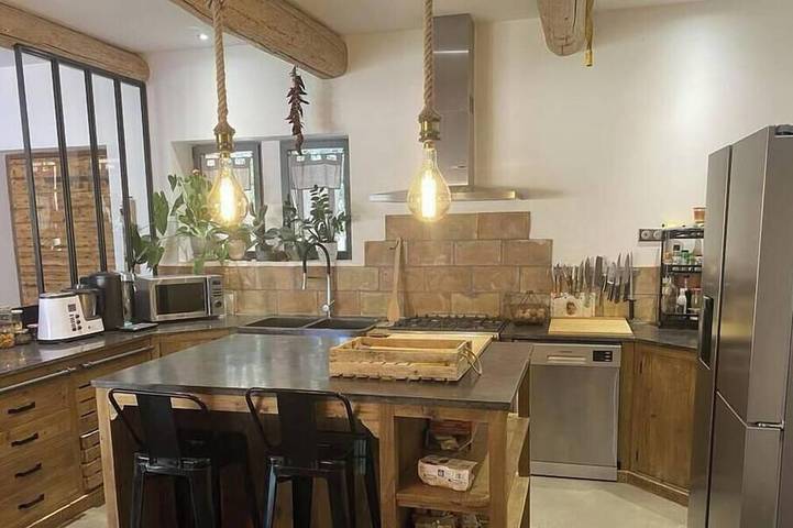 Stone farmhouse in the heart of the Luberon in Ménerbes, Regionaler Naturpark Luberon