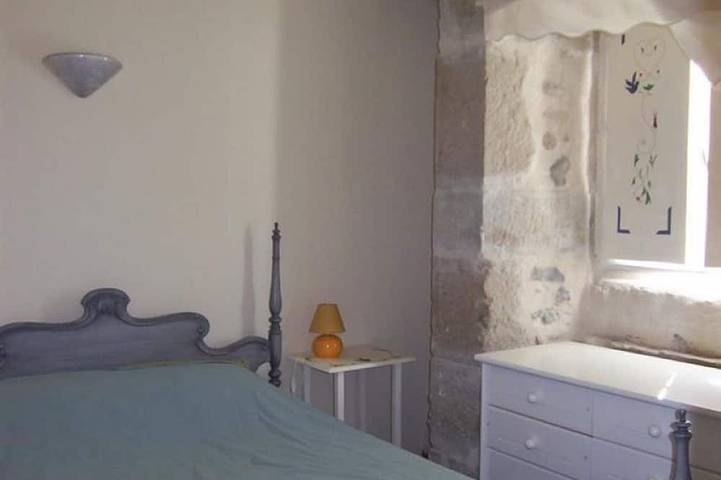 Location de vacances pour 2 personnes, avec terrasse ainsi que piscine et balcon/terrasse à Lalevade-d'Ardèche - 3