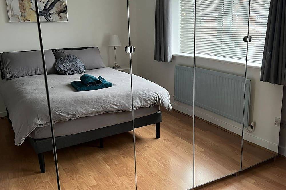 2-Bed Home with Parking, Near Birmingham Airport, Nec & Jlr in Birmingham, Birmingham y alrededores