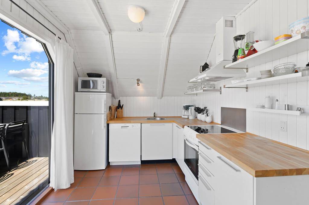 Modernes Ferienhaus mit Reetdach und Sauna in Søndervig, Holmsland Klit