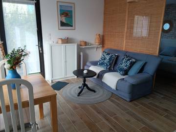 Gîte pour 2 personnes, avec jardin à Plomodiern