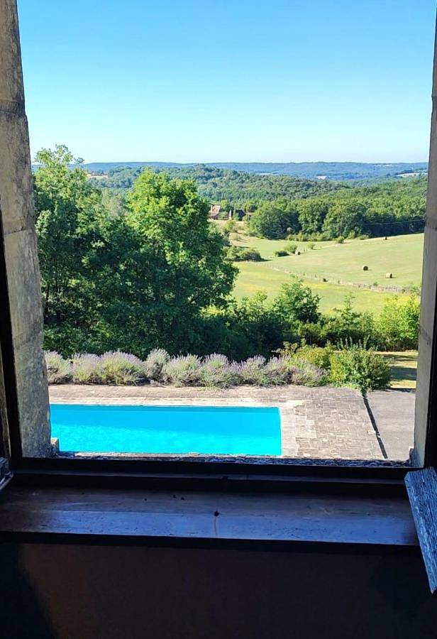 Location de vacances pour 2 personnes, avec jardin et vue ainsi que piscine et terrasse à Paunat - 2