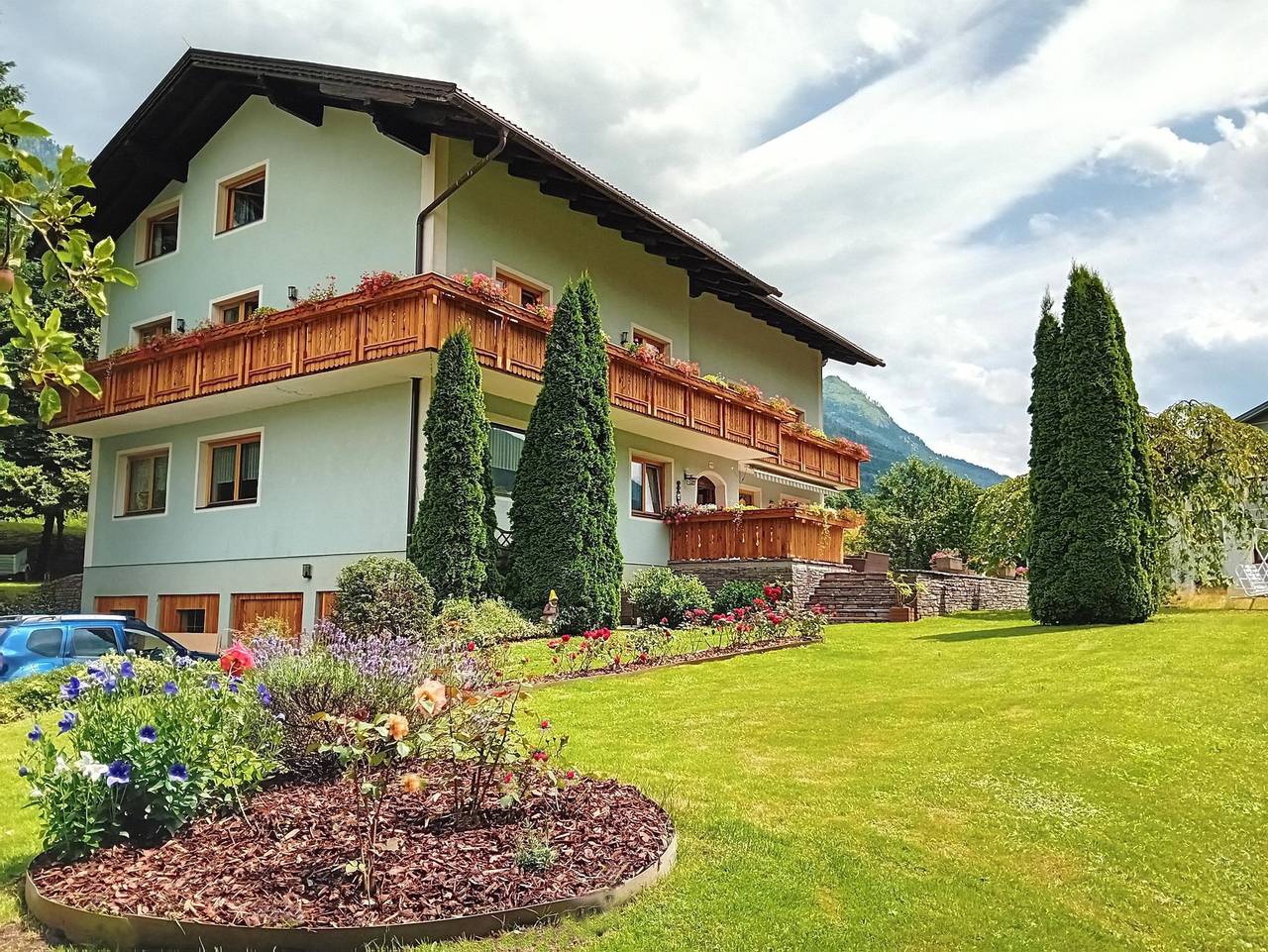 Ganze Ferienwohnung, Landhaus Königsreiner - Familienzimmer "Salzkofel-Blick" in Reißeck, Lieser-Maltatal