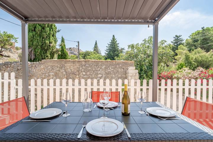 Casa de vacaciones 'Location Gîte Dans Les Corbières' con vistas a la montaña, terraza privada y Wi-Fi in Roquefort-des-Corbières, Costa mediterránea (Francia)
