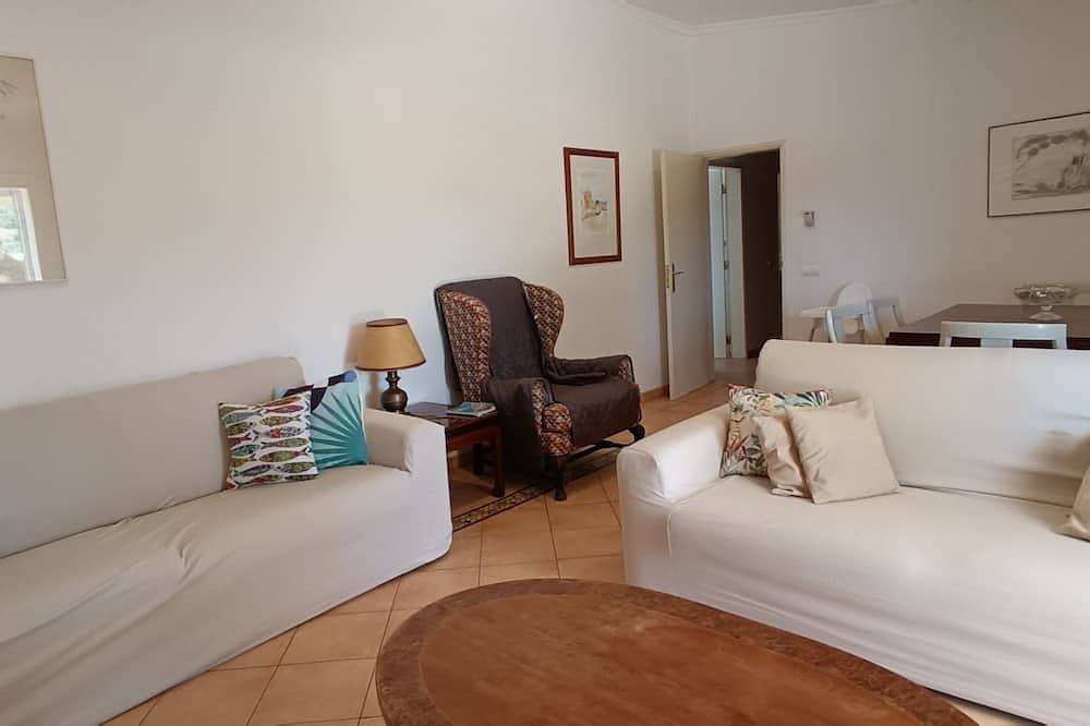 Villa with 3 bedrooms, 3 bathrooms, ac, wifi. Parking. in Silves, Faro Distrikt