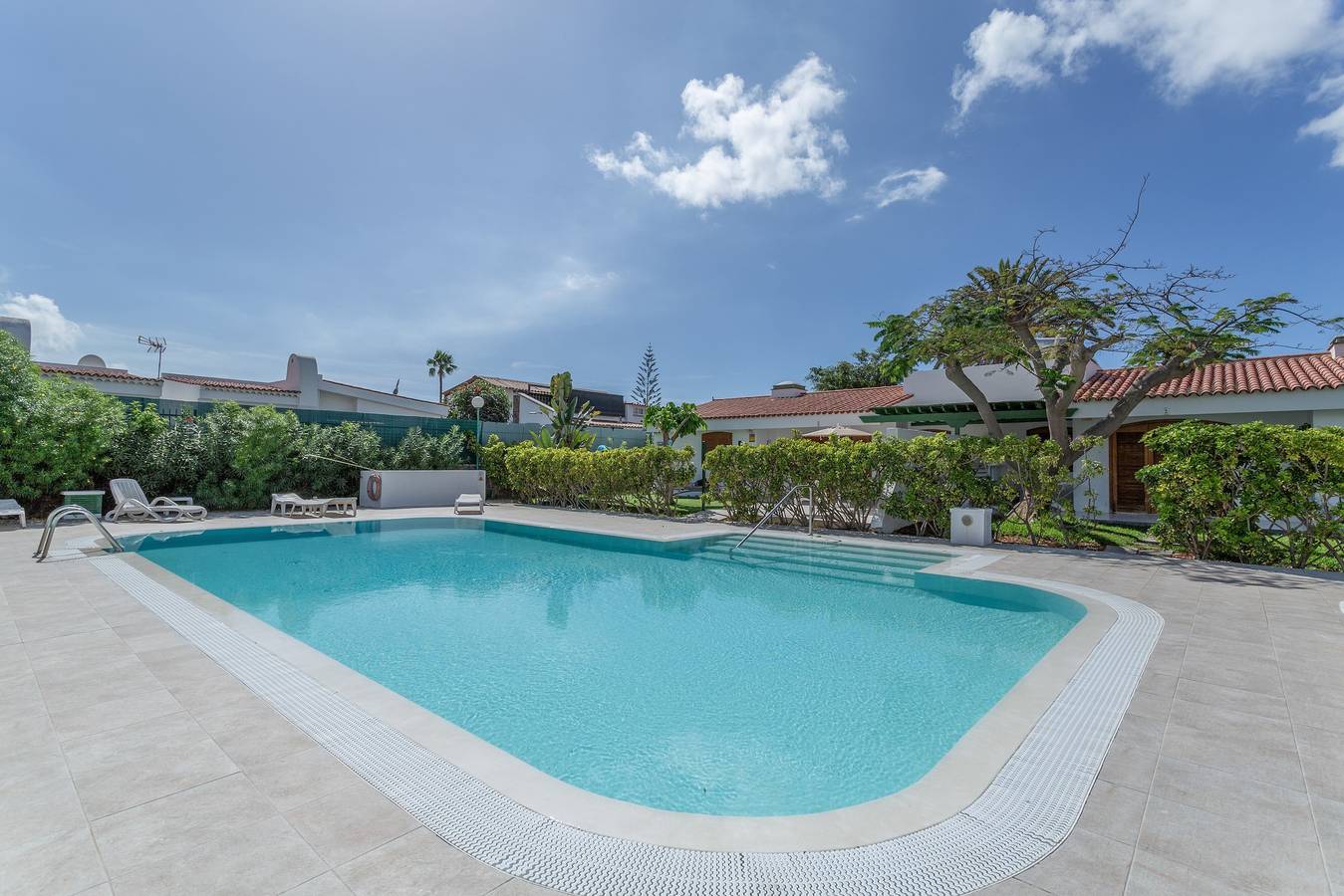 Maison de vacances « Superbe bungalow à Maspalomas » avec piscine partagée, terrasse privée et Wi-Fi in Campo Internacional, San Bartolomé de Tirajana