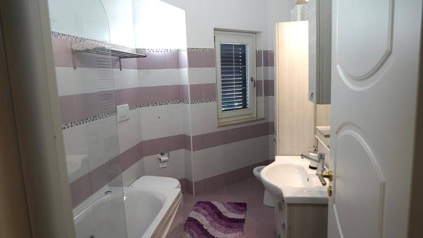 Gîte pour 2 personnes, avec vue ainsi que jardin et vue sur le lac, animaux acceptés dans Pergusa - 4