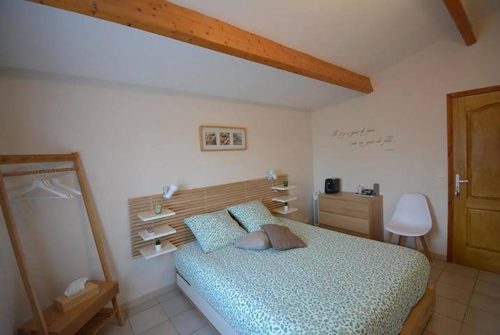 Chambre d’hôte pour 2 personnes, avec piscine et jardin ainsi que jacuzzi et sauna, adapté aux familles dans les Parc national des Cévennes
