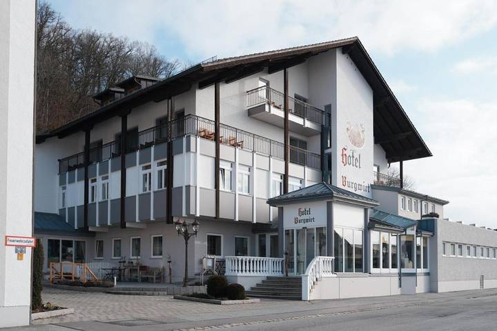 Hôtel pour 2 personnes, avec Jacuzzi ainsi que Terrasse et Sauna à Deggendorf
