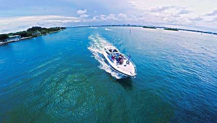 Vacation Home for 18 Guests in Belle Meade Island, Miami, Picture 3