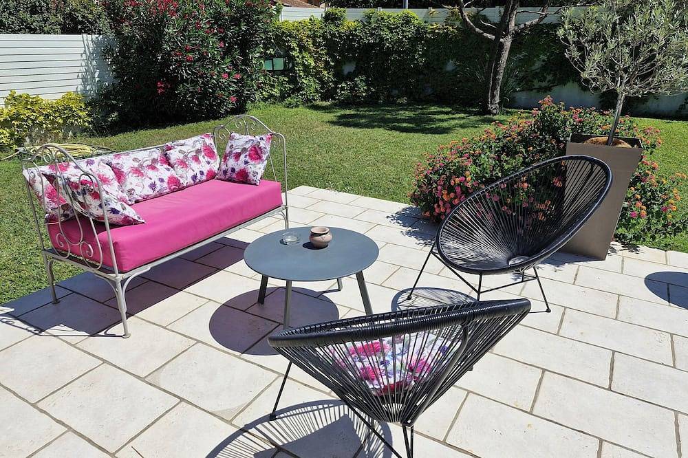 Pleasant house in Provence, Large terrace and enclosed garden, rated 3 stars in Saint-Chamas, Côte méditerranéenne (France)