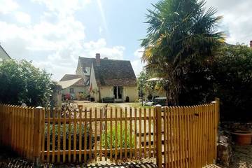 Gîte pour 6 personnes, avec jardin et jacuzzi à Crouzilles