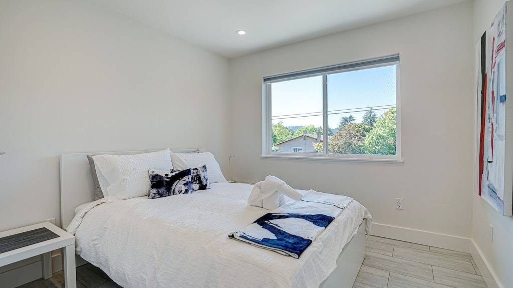 Beautiful modern home near Sonoma, Calistoga & wineries in Santa Rosa, California North Coast