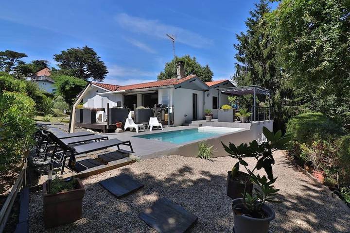 Villa pour 8 personnes, avec jardin ainsi que vue et piscine à Bidart