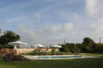 Gîte pour 8 personnes, avec jardin et piscine dans Val-Couesnon