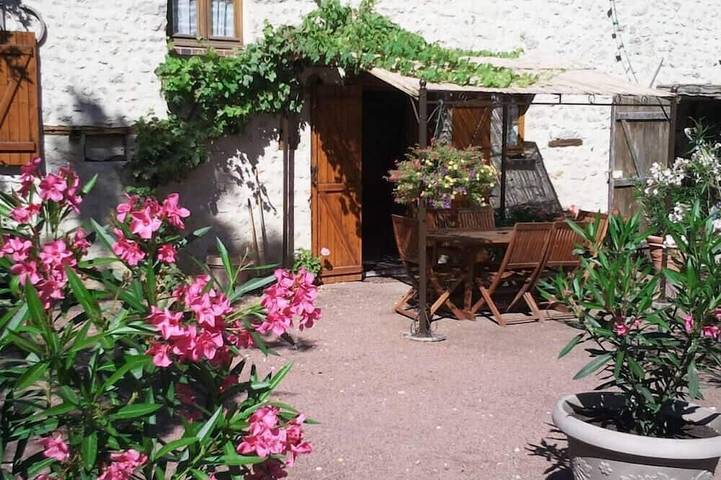 Gîte pour 6 personnes, avec Terrasse et Jardin