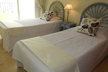 Beach House for 6 People in Marbella East, Marbella, Photo 3