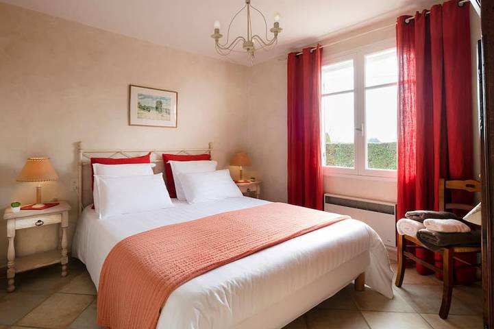 Location de vacances pour 4 personnes, avec jardin et piscine à Crillon-le-Brave - 2