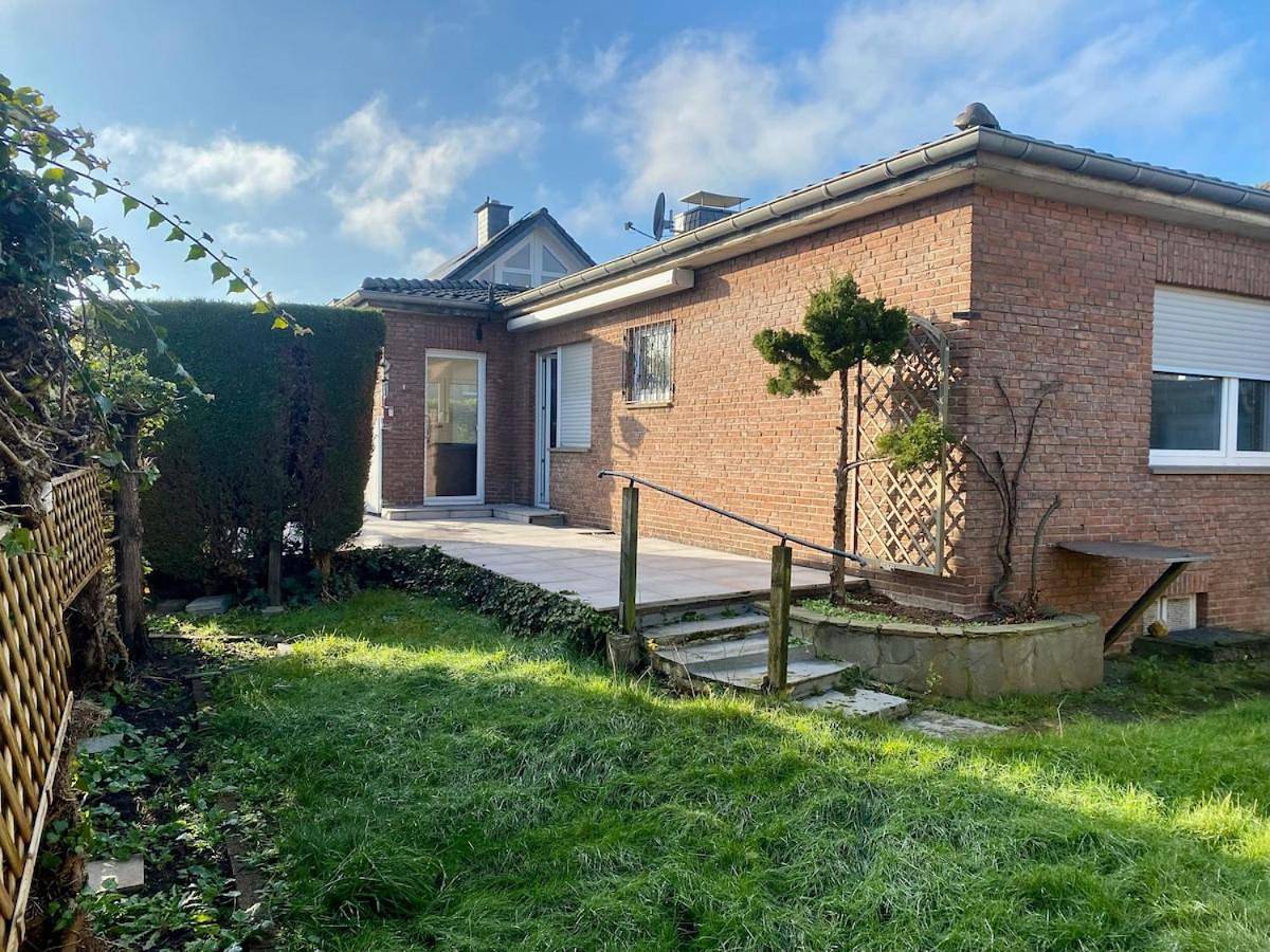One-Bedroom Villa in Meerbusch, Rhein-Kreis Neuss