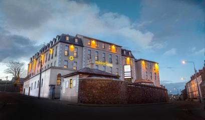 Hôtel pour 2 personnes, avec jacuzzi et bassin pour enfant ainsi que piscine et sauna à Cork
