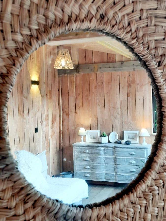 Double Room with Private Bathroom in Senlis, Oise