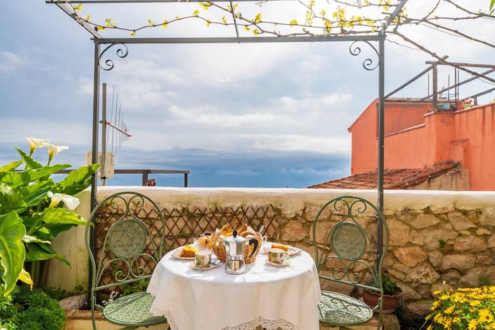Casa vacanza per 3 persone, con Balcone e Giardino a Baunei