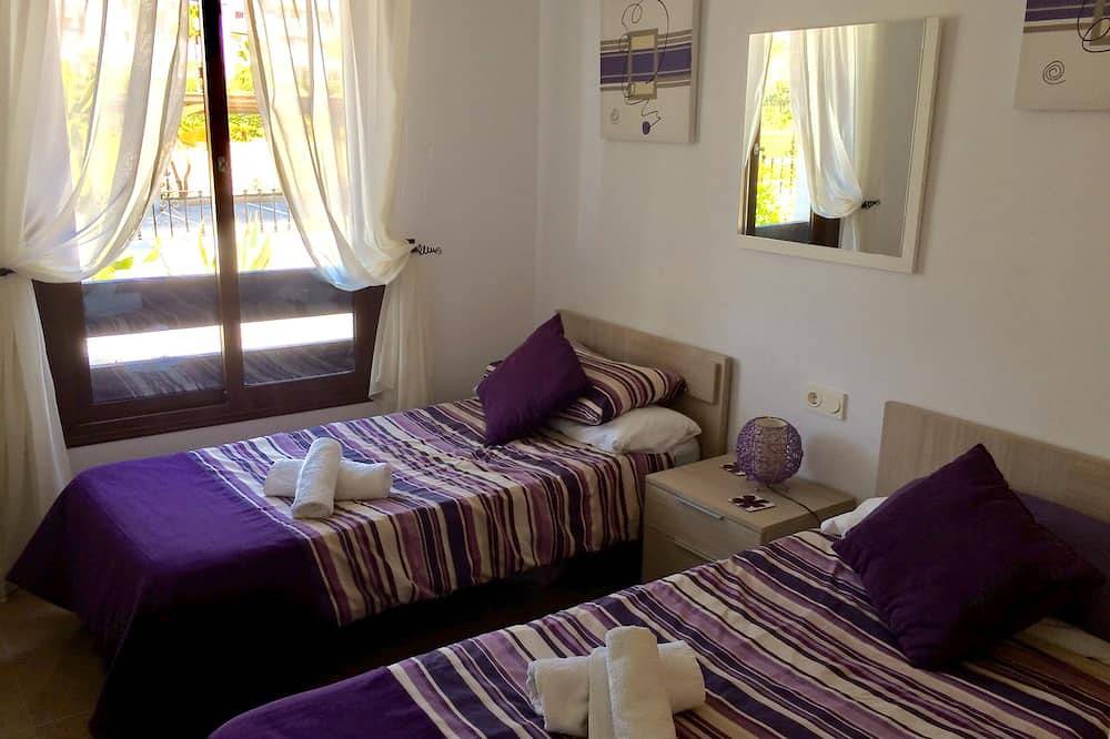 3 Bed Villa Stunning Private Pool, Hot Tub And Private Gated Community in Playas de Vera, Vera