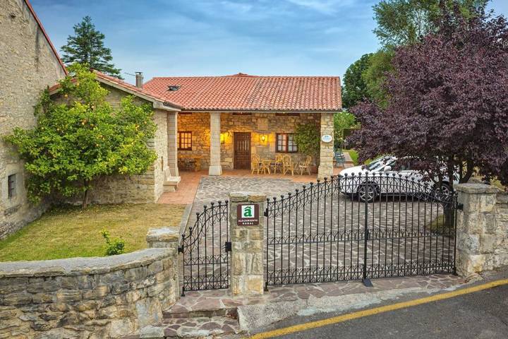 Apartamento para 3 personas, con jardín y vistas en Suances
