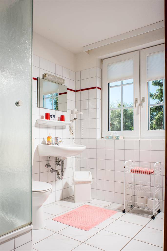 Double room, shower, toilet in Welt, Eiderstedt