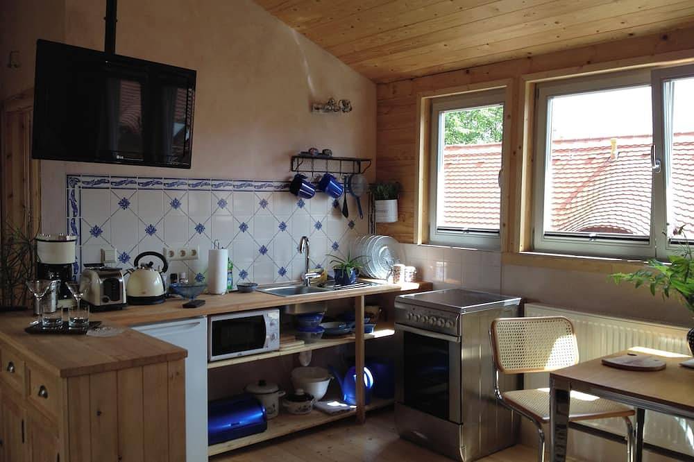 Ganze Wohnung, Hochwertige Ferienwohnung am historischen Dorfanger zwischen Elbe und Weinbergen in Radebeul, Meißen Region