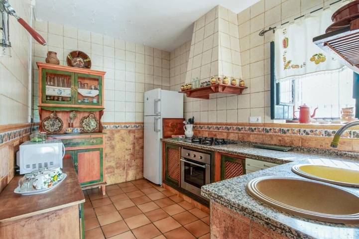 Chalet para 8 personas, con piscina además de vistas y jardín, Se admiten mascotas en Sierra de Aracena y Picos de Aroche - 2