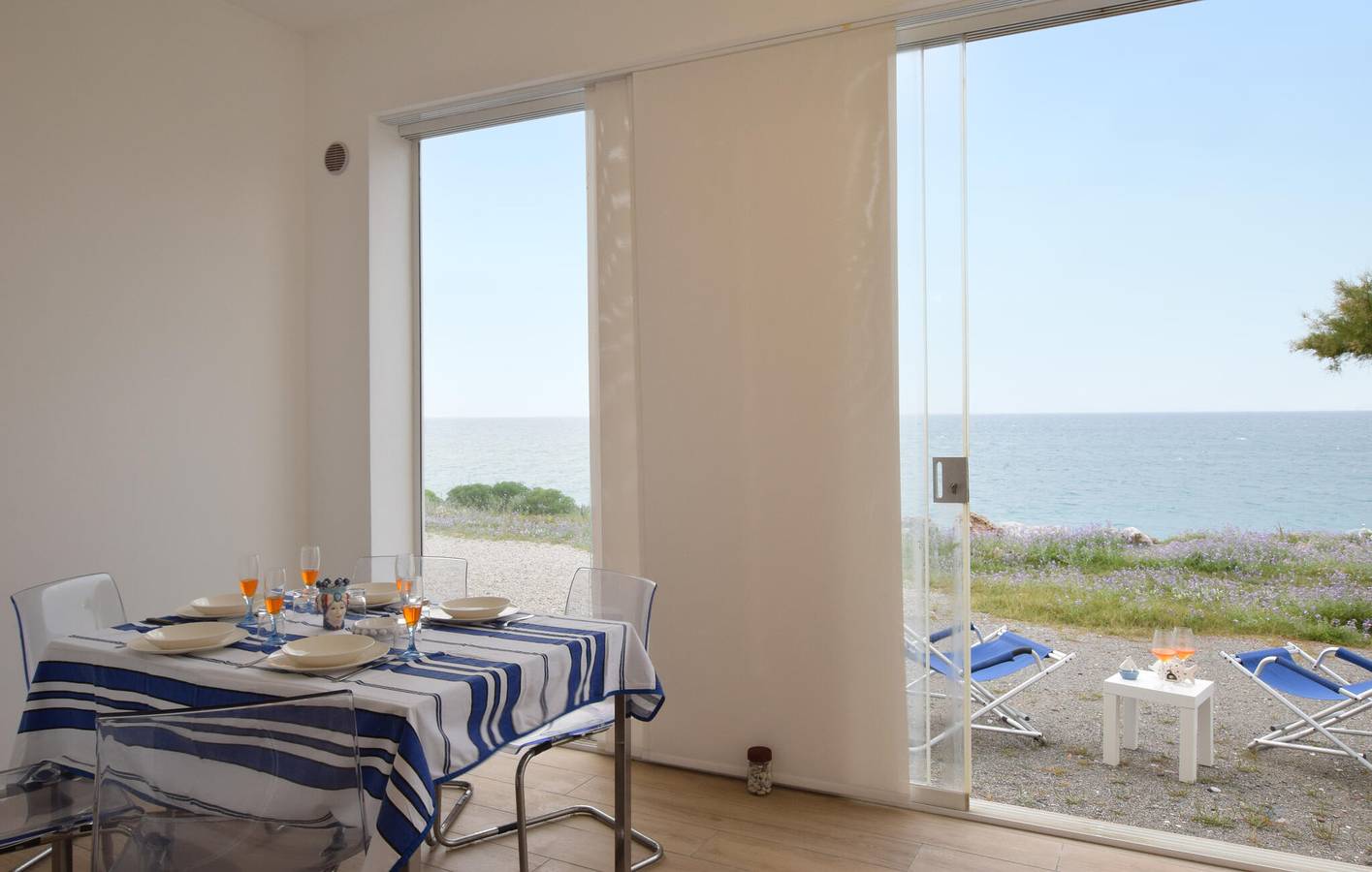 Apartamento vacacional entero, Apartamento con vistas al mar, aire acondicionado y WiFi - Cerca de la playa y del restaurante in Capo d'Orlando, Provincia de Messina