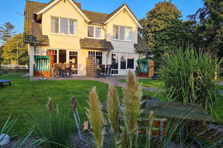 Ferienhaus für 4 Personen, mit Garten und Sauna sowie Terrasse, mit Haustier