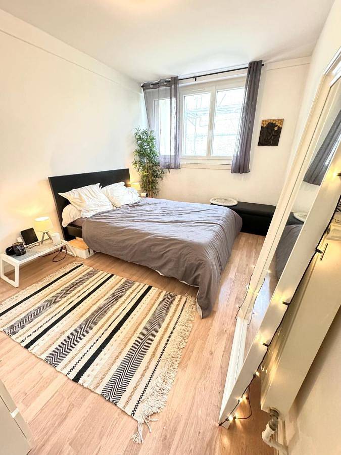 Appartement entier, Two-Bedroom Apartment in Viroflay, Yvelines