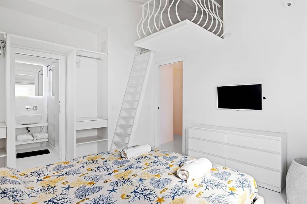 Appartamento intero, Villa con Rooftop e Giardino Privato a 200 metri dalla spiaggia in Capo Ferro, Arzachena