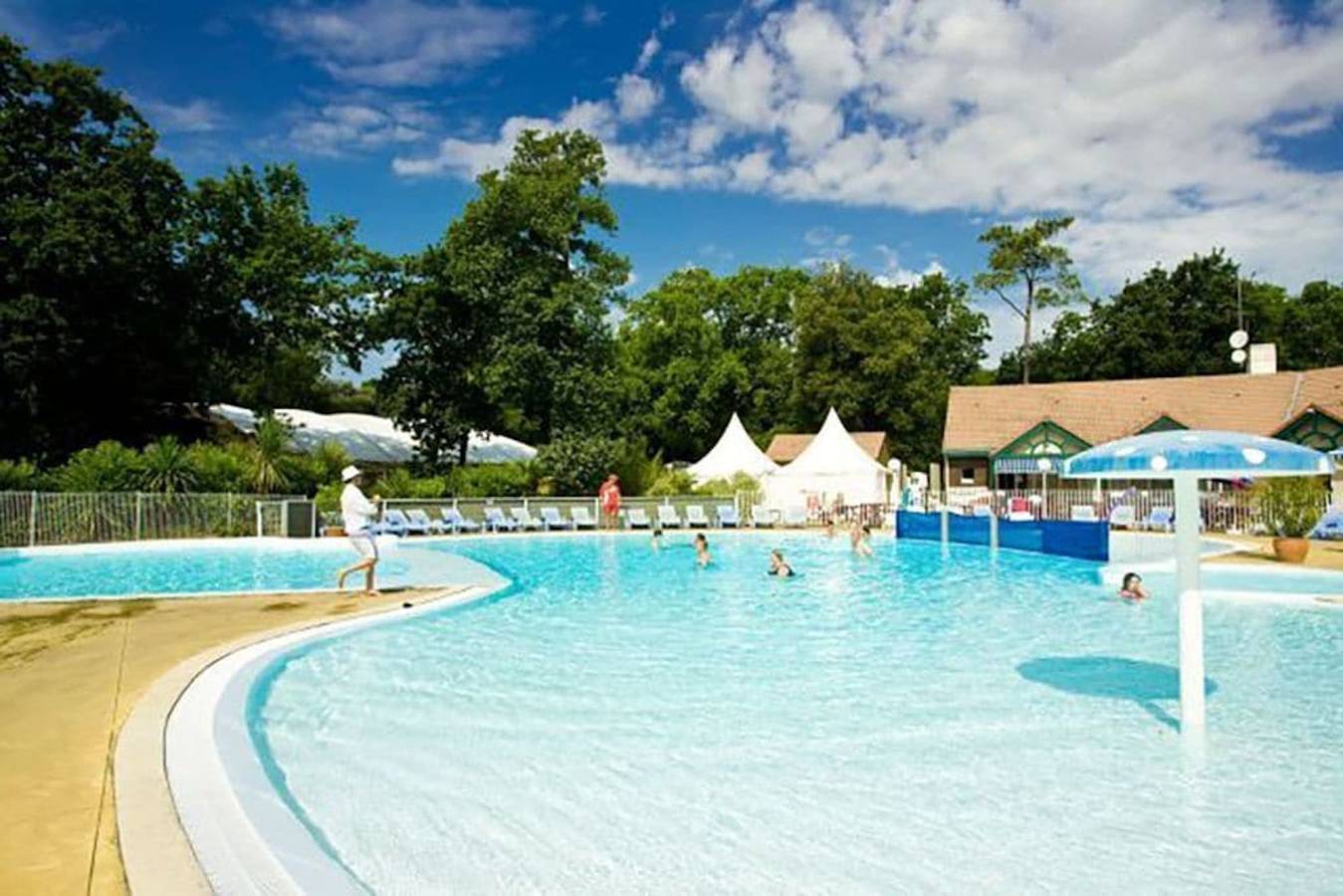 Bungalow convivial à Saint-Brevin-les-Pins avec piscine - 32 m² in Saint-Brevin-les-Pins, Côte de Jade