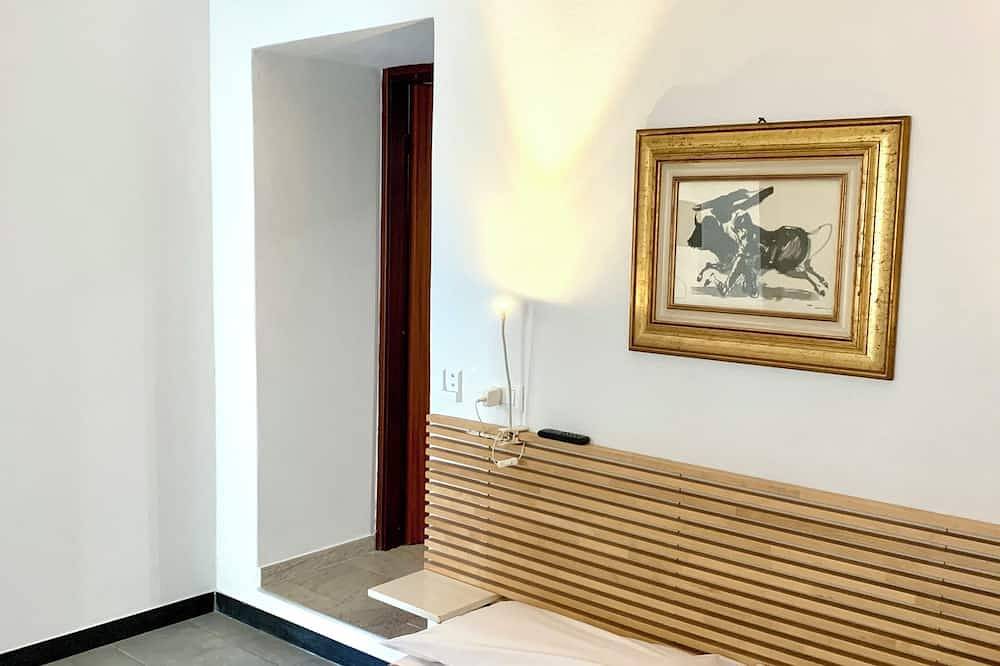 Ganze Wohnung, A nest in a lovely place, with a swimming pool in Varigotti, Finale Ligure Gemeinde