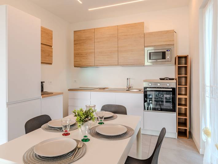Gîte pour 5 personnes, avec Balcon et Terrasse ainsi que Jardin et Vue à Tenno - 2