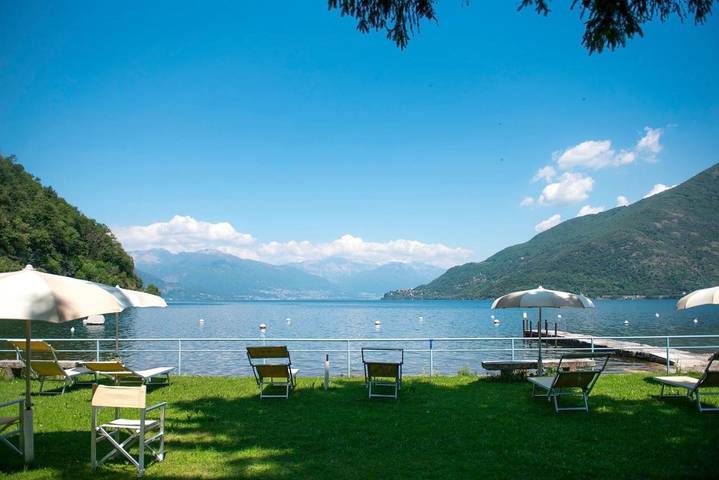 Hôtel pour 3 personnes, avec Terrasse ainsi que Jardin et Vue dans Cannobio
