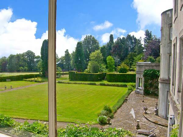 Entire apartment, Cook's Flat in Wrexham, Wrexham region