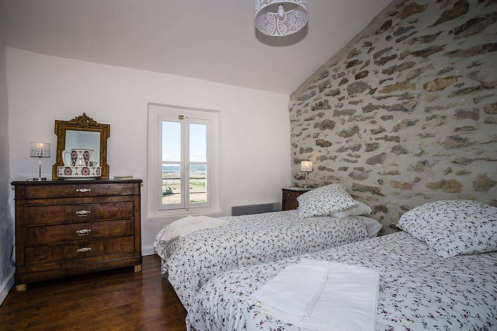 Wunderschön restauriertes Haus in mittelalterlicher Festung mit Terrasse und herrlichem Blick in Pouzols-Minervois, Mittelmeerküste (Frankreich)